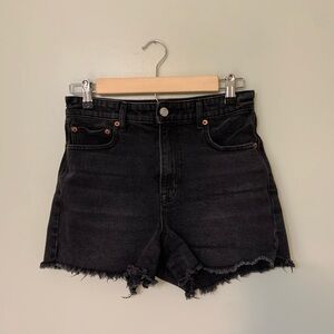 American Eagle — black denim stretch high rise 90’s boyfriend shorts